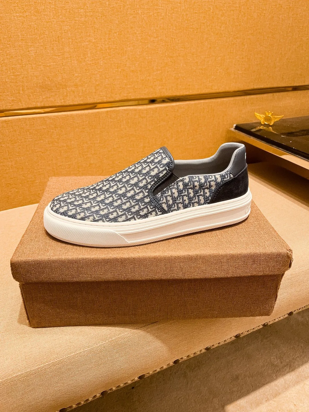 Men's shoes 💰 380💰👍【Dior】🔥🔝High-end brand of men's shoes official website 1:1 latest masterpiece: the upper is made of Italian official website original special technical cloth fabric 🔥original comfortable and breathable lining➕original designated non-slip outsole🔥making walking more convenient and comfortable! An exclusive new model, a stunning work, a beautiful 1:1 replica [color] compared to the official quality! Create a fashionable personality to set off your uniqueness! A must-have for trendy men! 🔥, sizes: 38-44. color:.     Multiple colors available🔥